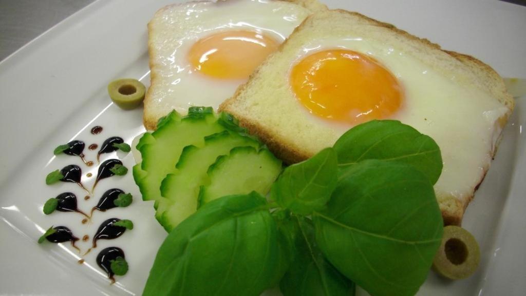Ostello Gosciniec Biznesowy Dąbrowa Górnicza Esterno foto