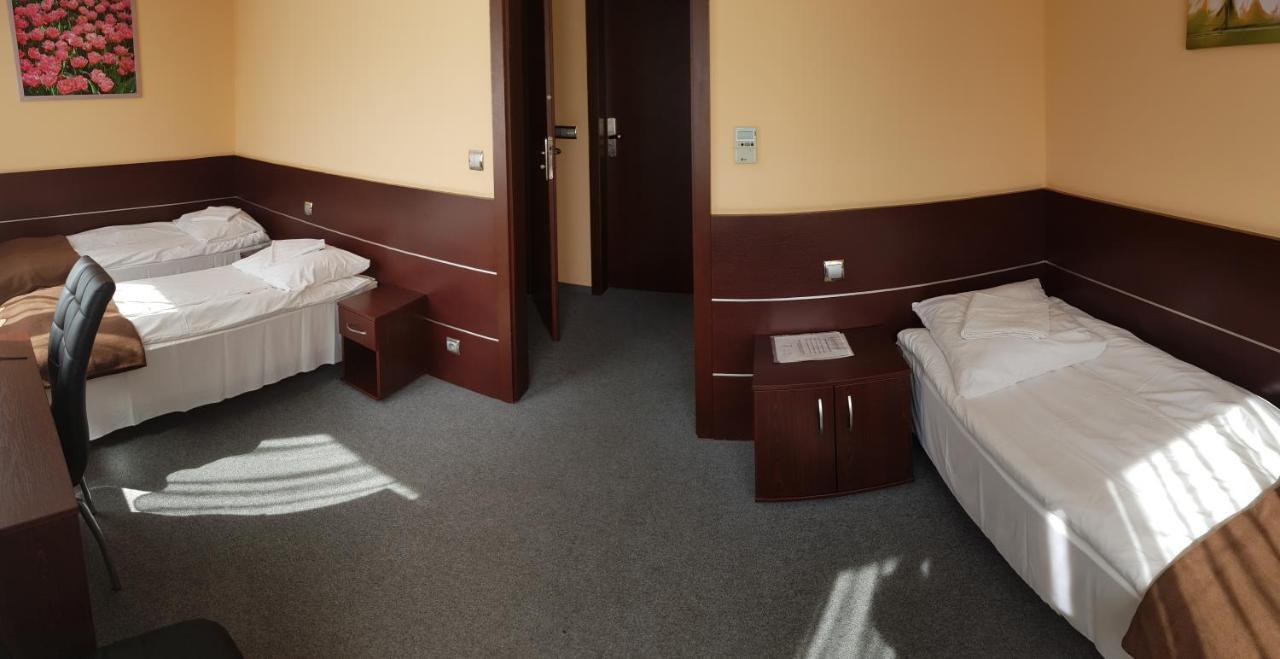 Ostello Gosciniec Biznesowy Dąbrowa Górnicza Esterno foto