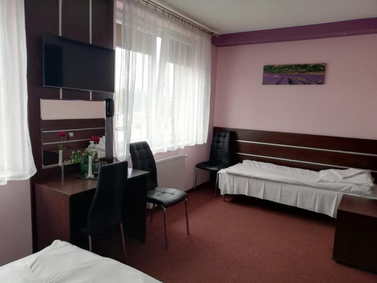 Ostello Gosciniec Biznesowy Dąbrowa Górnicza Esterno foto
