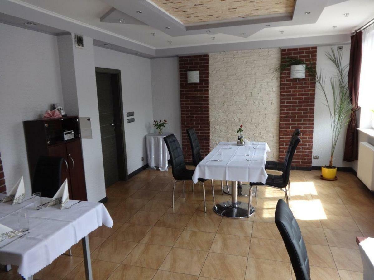 Ostello Gosciniec Biznesowy Dąbrowa Górnicza Esterno foto